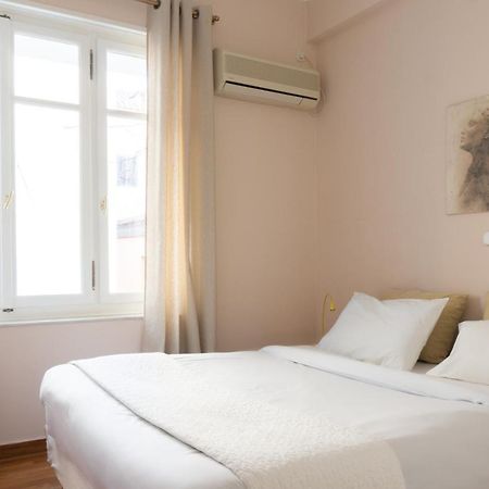 Hadrians Den In Heart Of Plaka By Jj Hospitality Atenas Exterior foto