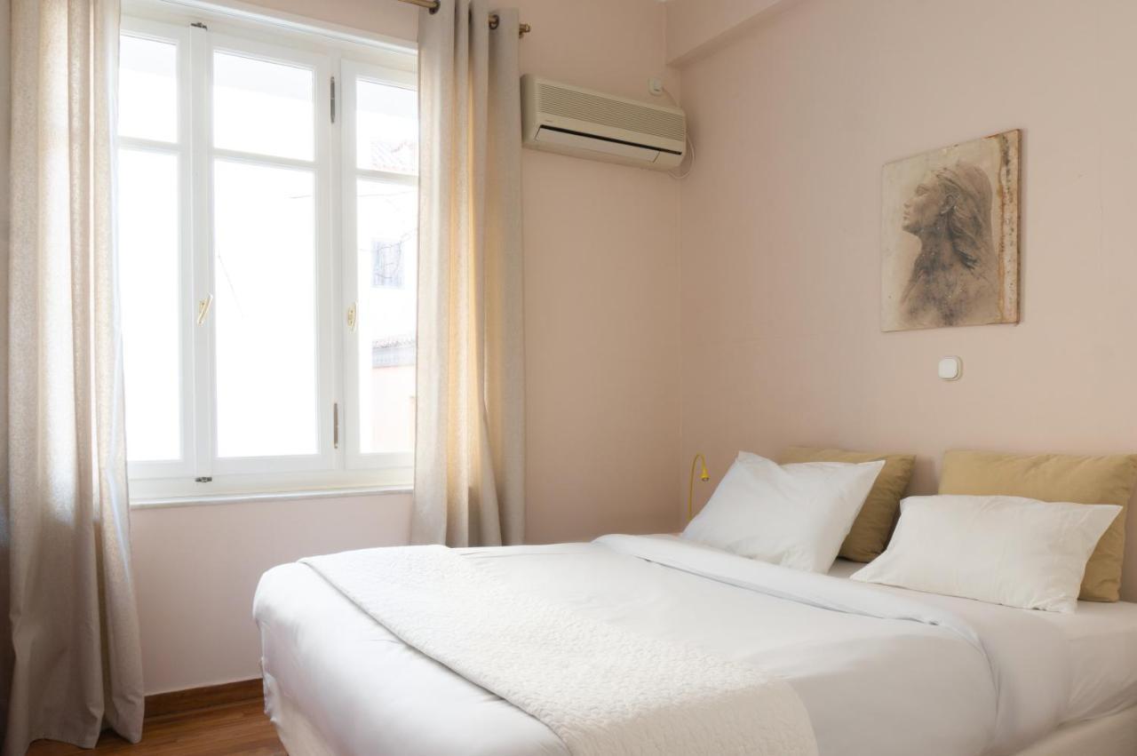 Hadrians Den In Heart Of Plaka By Jj Hospitality Atenas Exterior foto